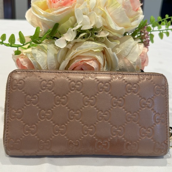 Authentic Gucci patent Guccisima zippy wallet - Picture 3 of 13